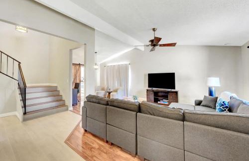 Green Valley North House | Renovated 4BR Oasis with Pool Gameroom Minutes from Strip