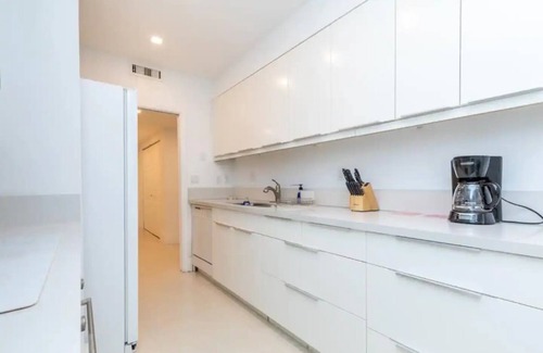 Key Biscayne Apartment | Renovated Apt in Key Colony pool and Beach access