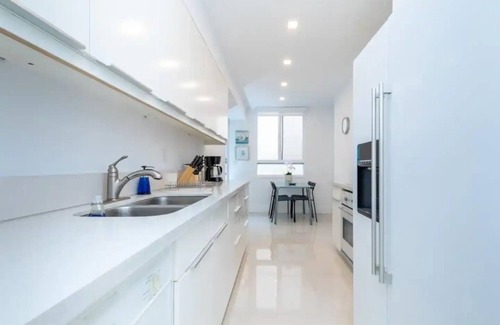 Key Biscayne Apartment | Renovated Apt in Key Colony pool and Beach access