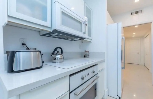 Key Biscayne Apartment | Renovated Apt in Key Colony pool and Beach access
