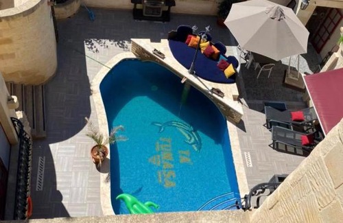 Nadur Villa | Renovated Farmhouse with Pool, Jacuzzi, Gym in the Village Centre