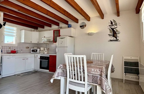 Saint-Pierre-d'Oleron House | Renovated House Near Beach in Saint-Pierre-d'Oléron – 6 Sleeps, Terrace, Parking