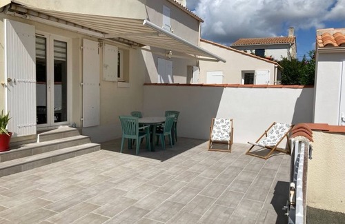 Saint-Pierre-d'Oleron House | Renovated House Near Beach in Saint-Pierre-d'Oléron – 6 Sleeps, Terrace, Parking