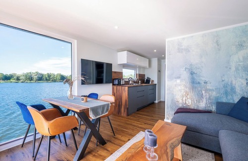 Oberhavel Boat Rental | Rent a houseboat in Zehdenick