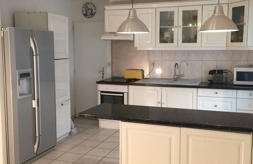 Beaune House | Renting a House in Beaune, 5 bedrooms