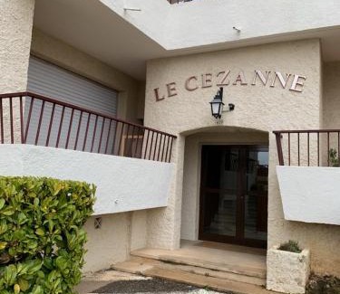 Greoux-les-Bains Apartment | RESIDENCE CEZANNE