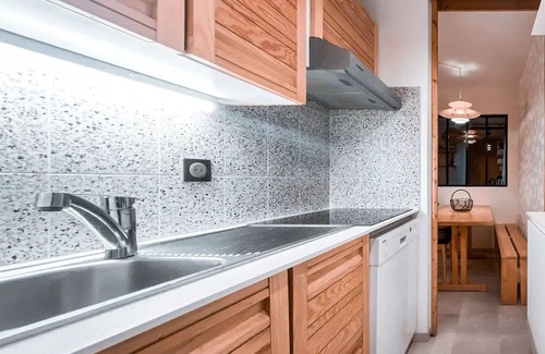 Val-d'Isere Apartment | Residence Hameaux De Val - Friendly apartment and its covered parking