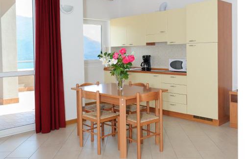 Vercana Apartment | Residence Le Azalee & SPA