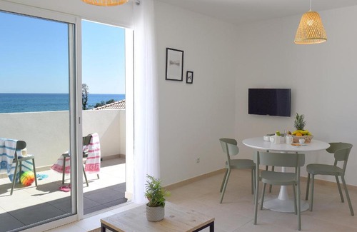 Bravone Apartment | Residence Marina di Bravone - appartement 6 personnes (5 adultes max.) Vue Mer 1er etage N14
