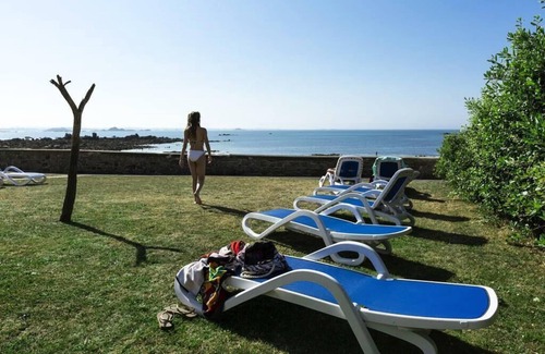 Plougasnou Apartment | Residence Odalys Le Domaine Des Roches Jaunes - 4 Rooms 8 People