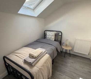 Blyth House | ResiLets - Berwick House - Large 4 Bed Townhouse - Contractor stays