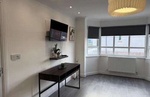Blyth House | ResiLets - Berwick House - Large 4 Bed Townhouse - Contractor stays