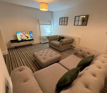 Blyth Apartment | ResiLets - Newsham Road -Large 2 BR Short Stay Apartment for Holidays Contractors Visitors