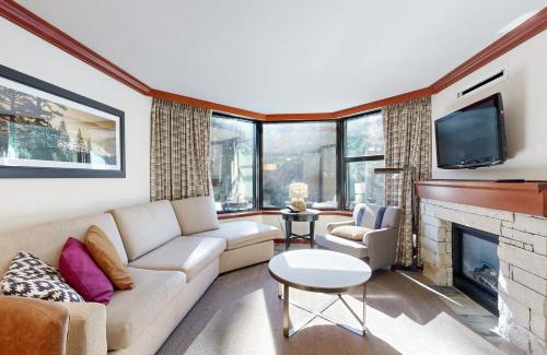 Olympic Valley Apartment | Resort at Squaw Creek's 521