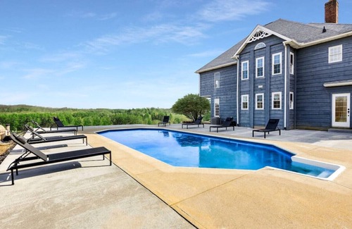Logan Apartment | Resort backyard | Pool | Game Room | Basketball