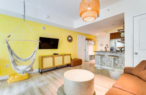 Boynton Beach Apartment | Resort Condo about 1 Mi to Boynton Beach Access!