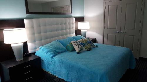 Downtown Myrtle Beach Apartment | Resort condo w fire pit & balcony