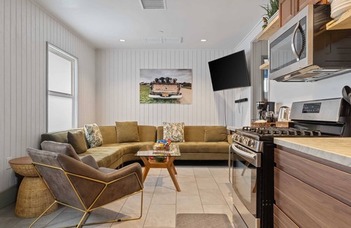 Stockton House | Resort Perks: 7 beds, Bungalow, full kitchen, deck