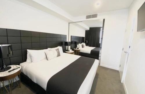 Chatswood CBD Apartment | Resort Style 1 BD with Parking in the heart of Chatswood