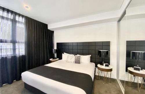 Chatswood CBD Apartment | Resort Style 1 BD with Parking in the heart of Chatswood