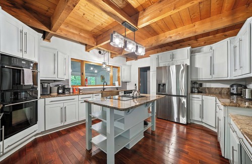 Dahlonega Cabin | Rest & Relaxation in Remote Cabin on 10 Acres