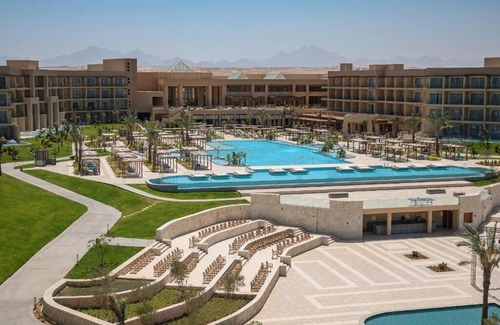 Hurghada Resort | Restful Stay in Stylish Room with Elegant Design Close to Makadi Bay