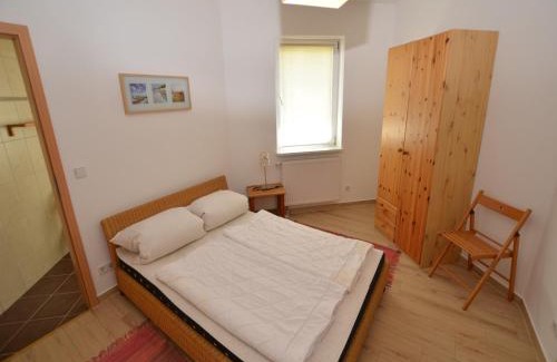 Dolni Lanov Apartment | Retreat with Garden Views