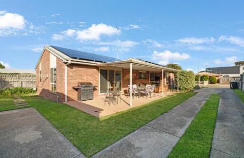 Torquay House | Retro Beach Break - 300 meters to the beach
