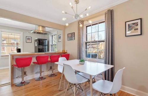 East Raleigh House | Retro Retreat | 2BR + King Bed, Porch & Fire Pit