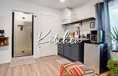 Central Oklahoma City Apartment | Retro Studio Huge Shower 3min-asian Dist