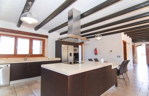 Sa Pobla Villa | Rey del Campo 140 luxurious villa with private pool, air conditioning, garden and BBQ area