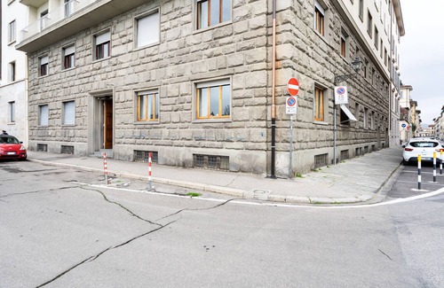 Careggi Rifredi Apartment | Rifredi & Dalmazia Modern Loft