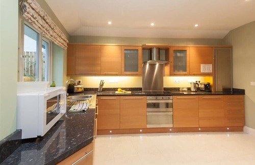 Portinscale Cottage | RIGGSIDE, family friendly, with a garden in Keswick