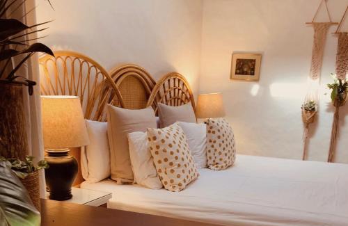 Tiagua Apartment | Rincon Botanico Studio - Shared Pool - Central Island Location - 10 mins drive to Famara and La Santa