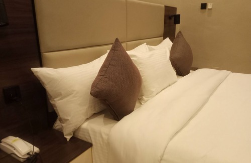 Ikeja Hotel | Ringruby Hotel, Oduduwa Way
