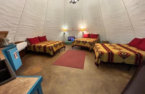 New Braunfels House | Rising Moon - Tipi 8