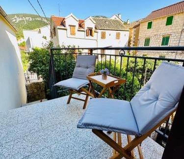 Komiza Apartment | RIVA SUITE 2