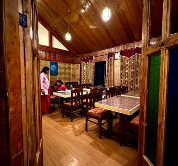 Laripora Hotel | RIVER EDGE