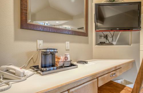 Century West House | River Ridge 421B - Meredith Lodging