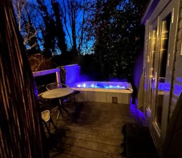 Taicynhaeaf Apartment | River Side Cabin with Hot tub Snowdonia