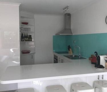 Battery Point Apartment | River View on Secheron - A Cosy Battery Point Haven