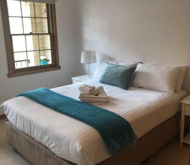 Battery Point Apartment | River View on Secheron - A Cosy Battery Point Haven