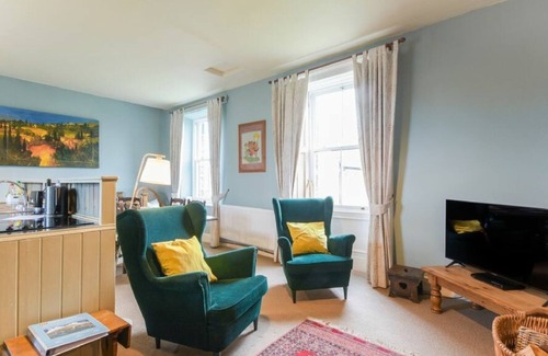 Alnmouth Cottage | RIVERBANK COTTAGE, pet friendly, with open fire in Alnmouth
