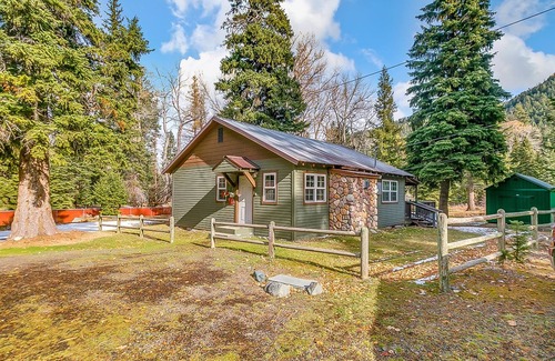 Wallowa County House | Riverfront cabin with large yard, great deck, fireplace, washer/dryer, & WiFi