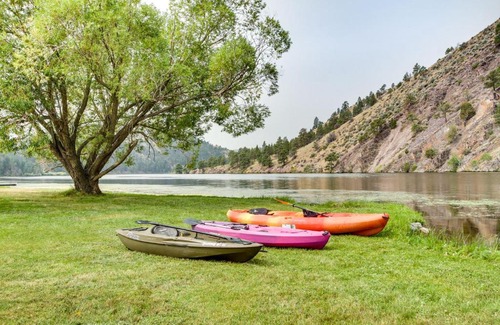 Helena House | Riverfront Helena Retreat with Small Dock and Kayaks!