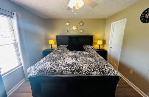 Sevierville House | Riverside Escape King Suite, and Queen Suite.