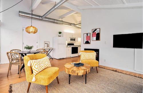 Saugatuck Apartment | Riverside Suites - Unit A
