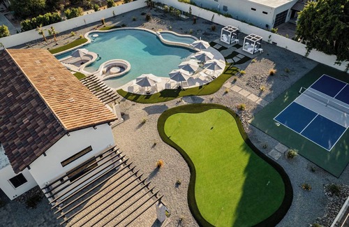 Bermuda Dunes House | Riviera – Lazy River Pool, Pickleball, Game Room!