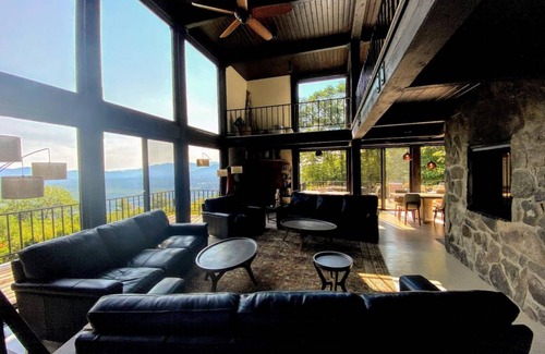 Whitefield House | RL Breathtaking views and grand unique style, private mountain retreat 4WD recommended