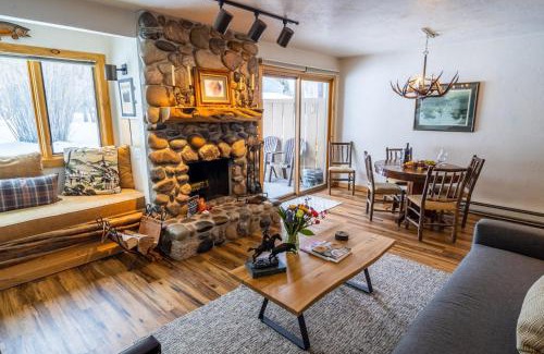 Moose Wilson Road Apartment | RMR: Cedars 1412 Condo in The AspensWilson WY